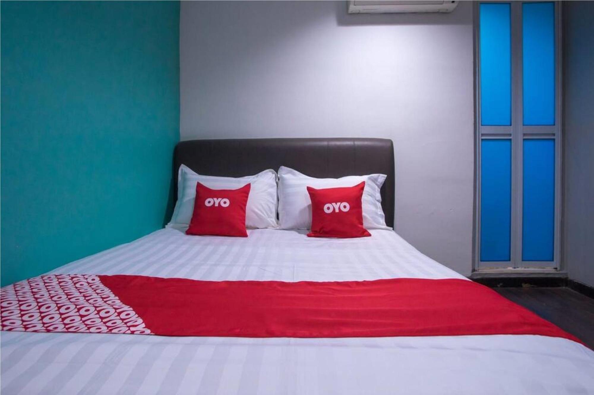 Oyo 90281 Hotel Taj Seksyen 13 شاه علام المظهر الخارجي الصورة