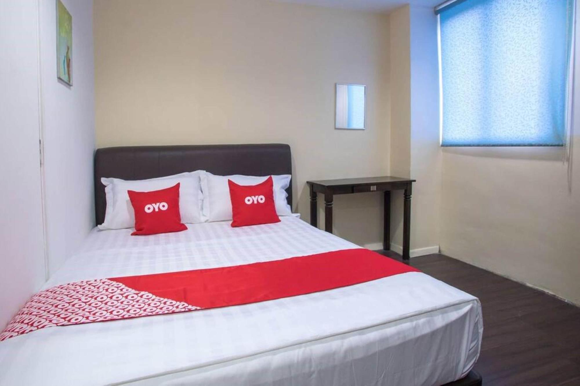 Oyo 90281 Hotel Taj Seksyen 13 شاه علام المظهر الخارجي الصورة