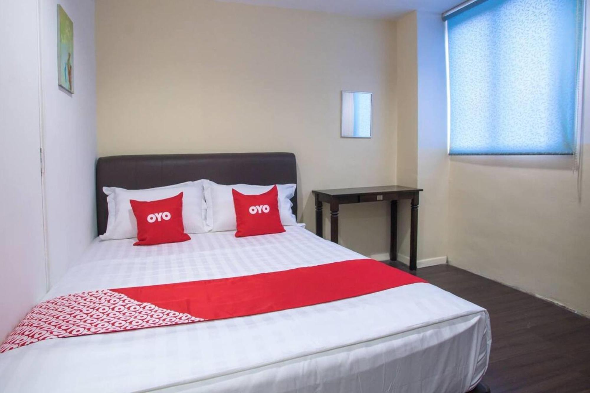 Oyo 90281 Hotel Taj Seksyen 13 شاه علام المظهر الخارجي الصورة