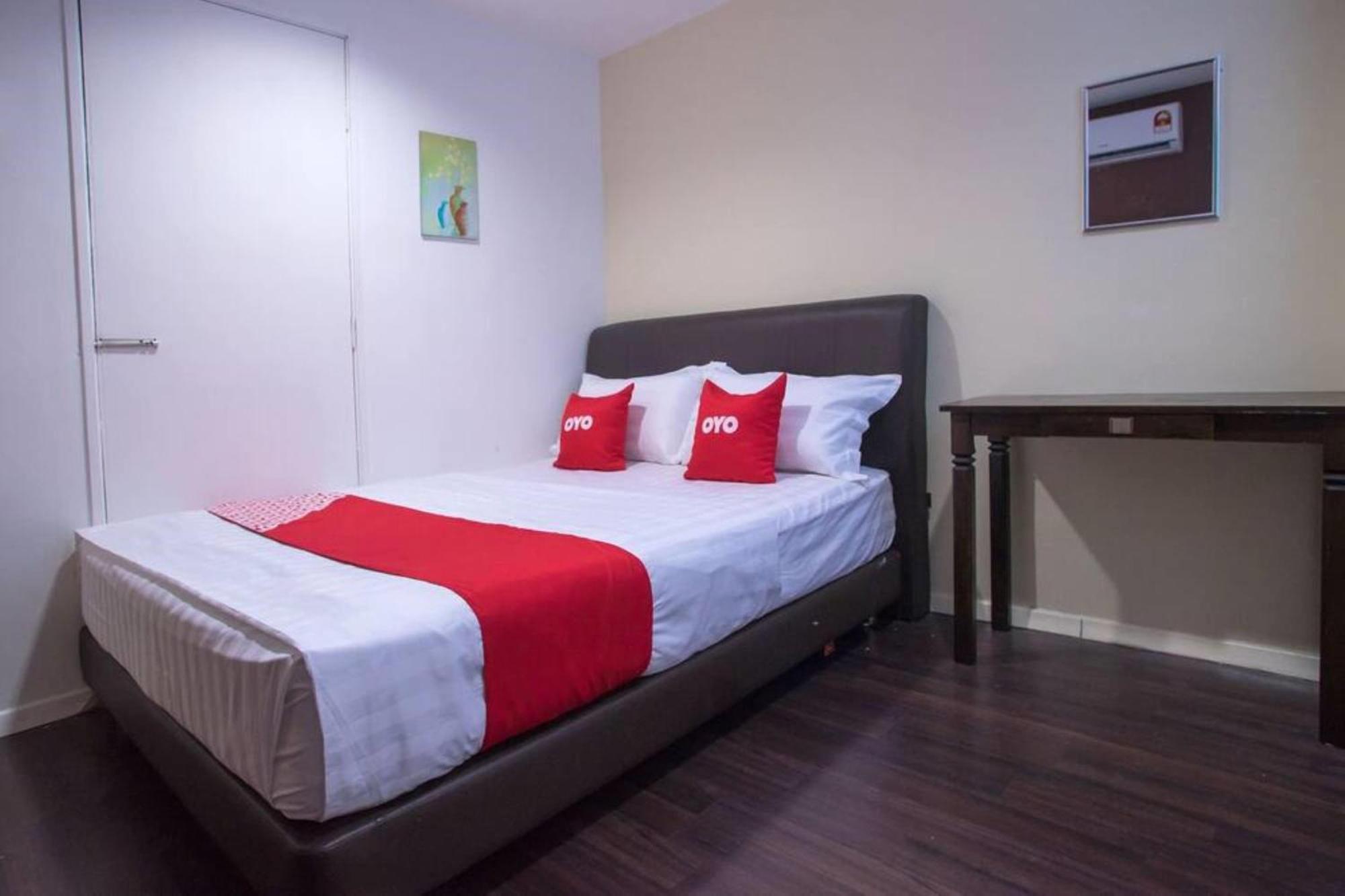 Oyo 90281 Hotel Taj Seksyen 13 شاه علام المظهر الخارجي الصورة