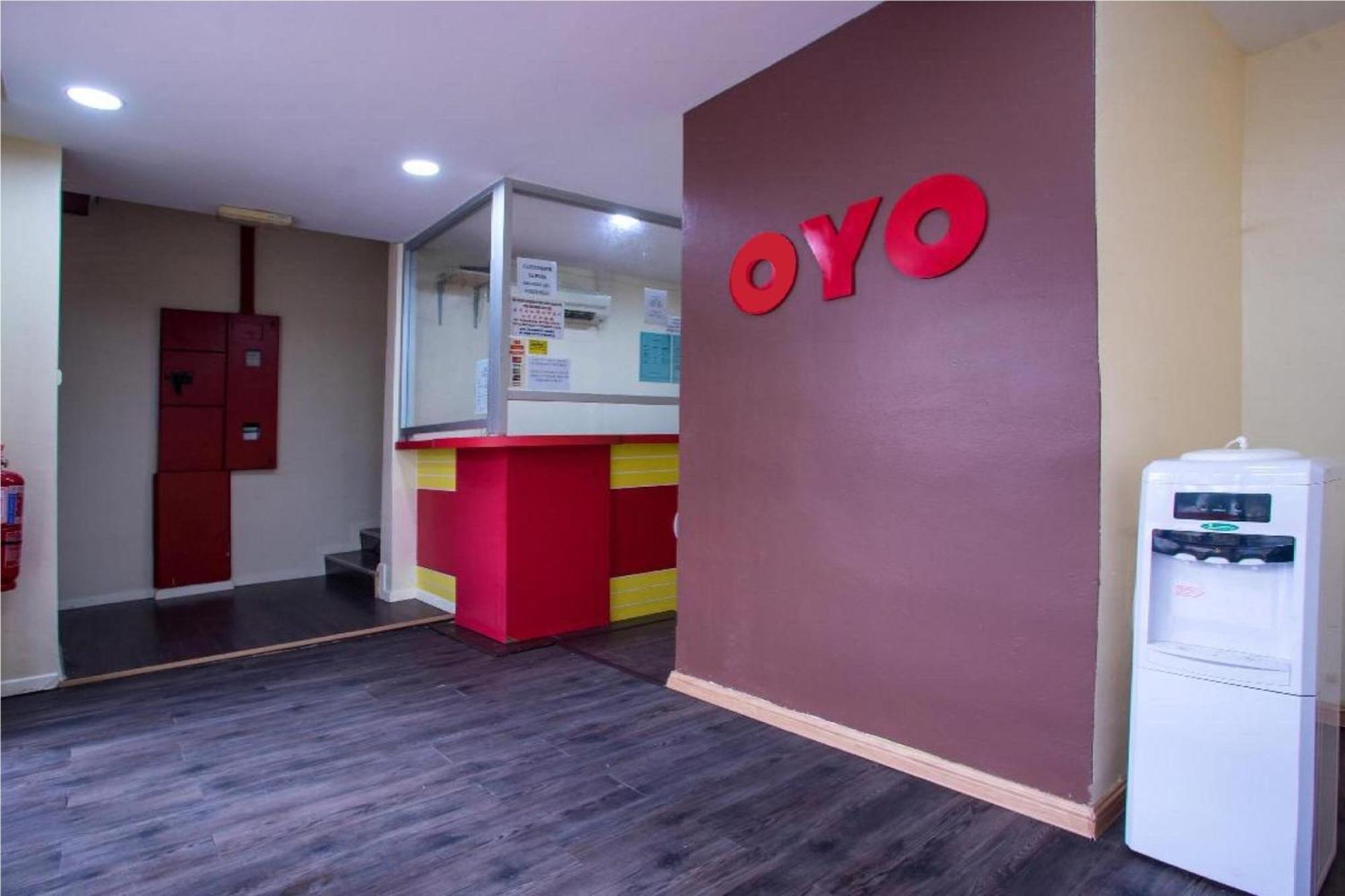 Oyo 90281 Hotel Taj Seksyen 13 شاه علام المظهر الخارجي الصورة